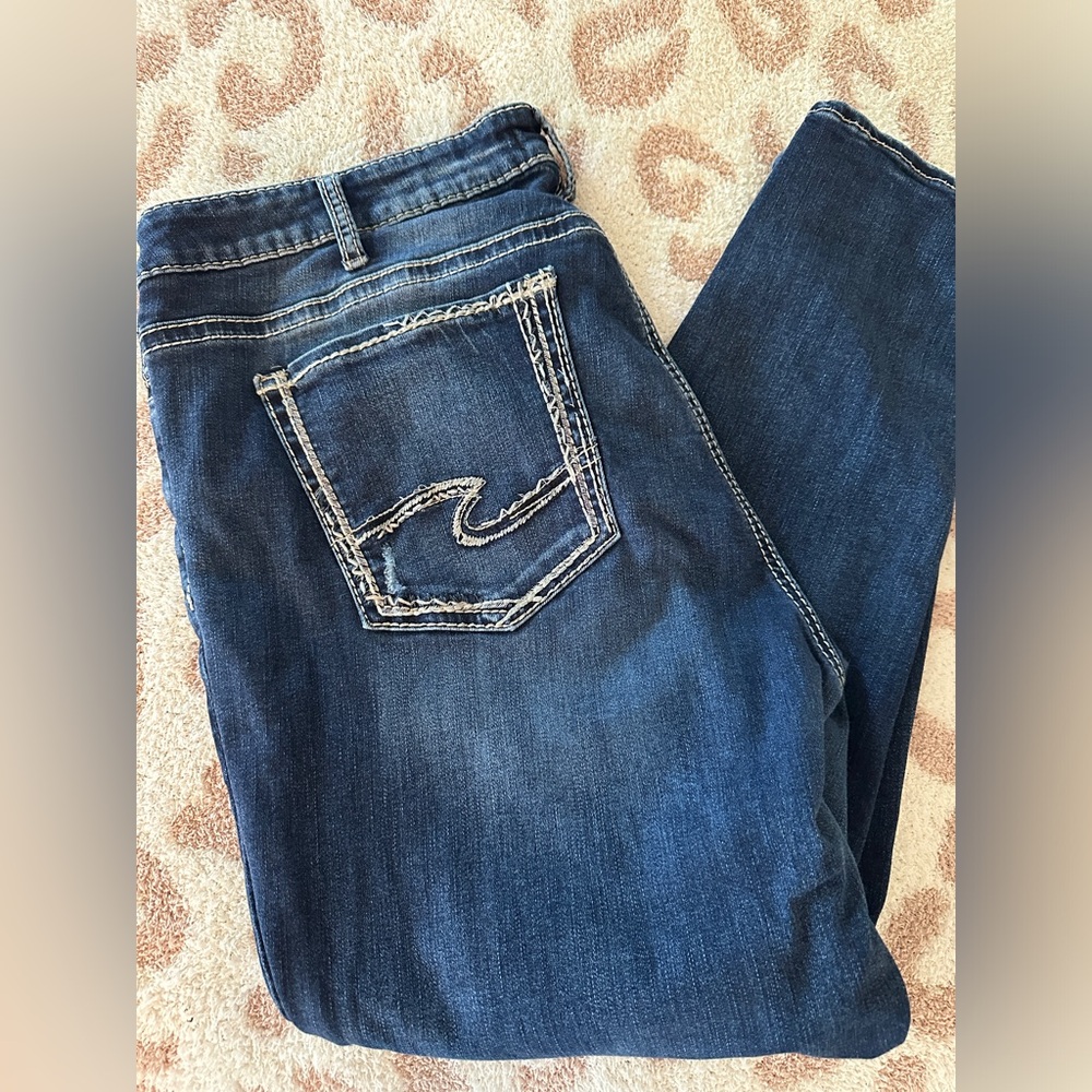 Gently Used Silver Jeans. Size- 20/L29. Dark Wash, Suki Skinny.
